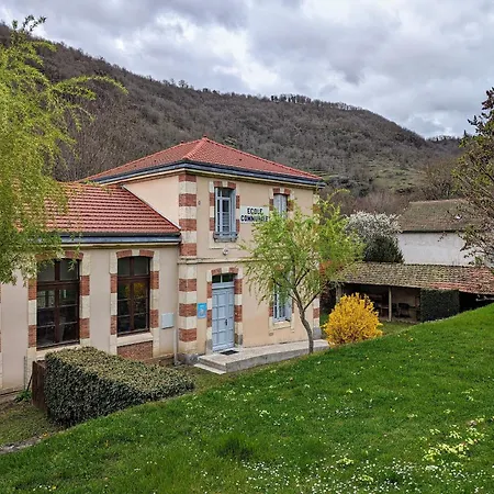 Chaleureux 6 Pers Avec Cour Privee En Bord De Riviere Pres De Langeac - Fr-1-582-11 Holiday home *