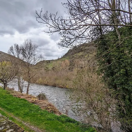 Chaleureux 6 Pers Avec Cour Privee En Bord De Riviere Pres De Langeac - Fr-1-582-11 Holiday home Saint-Julien-Des-Chazes